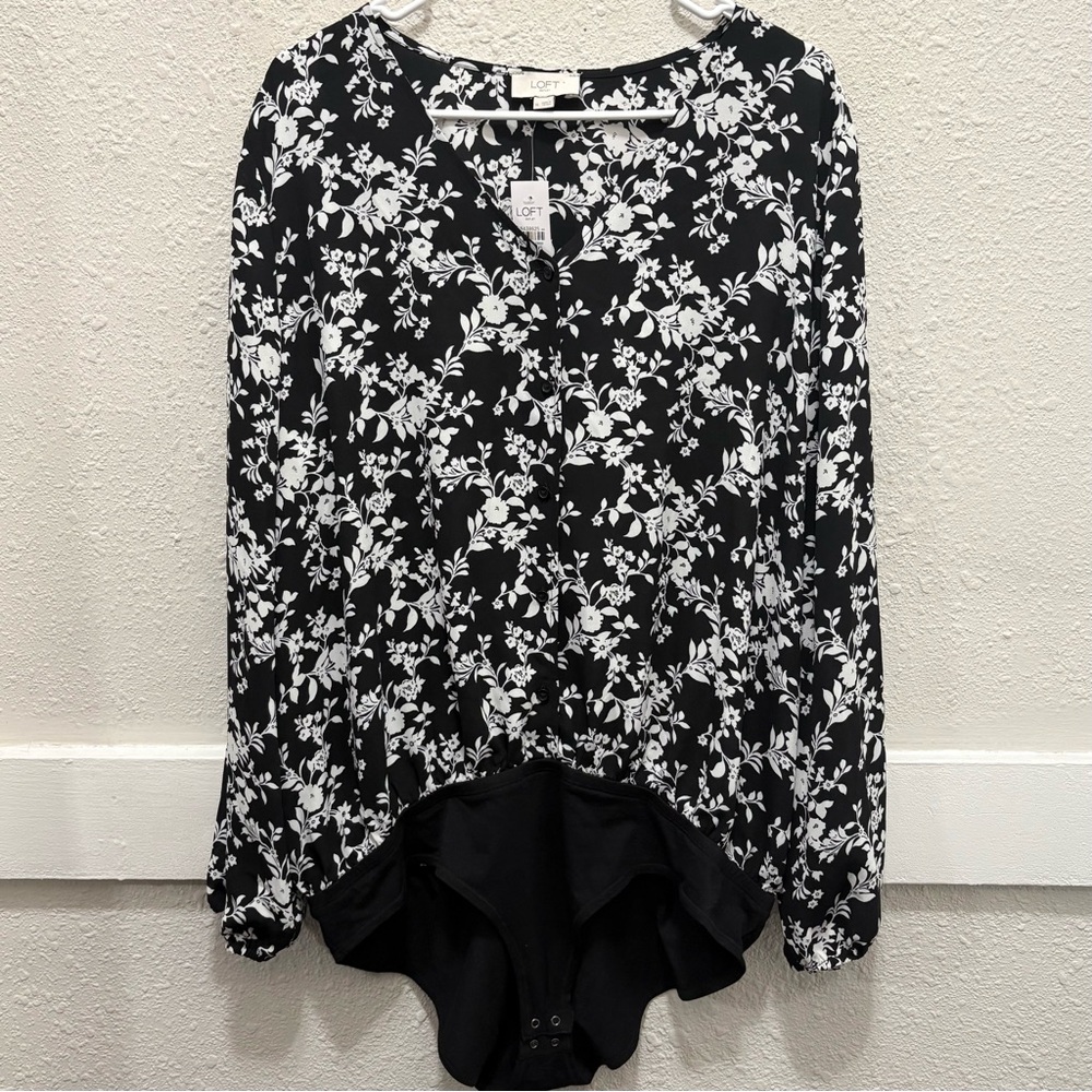Loft Outlet Black and White Floral Button Front Bodysuit Blouse Sz. XL NWT